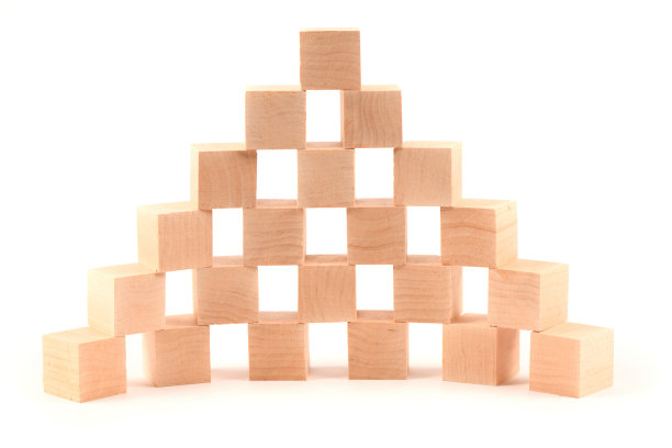 木雕几何立方体。图片下载