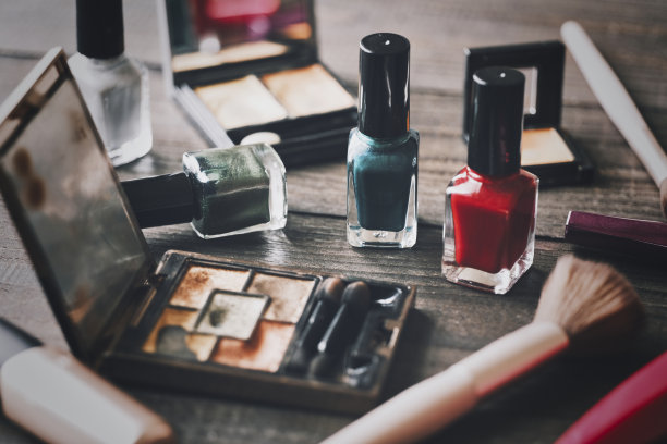 一次性化妆品和指甲油图片下载