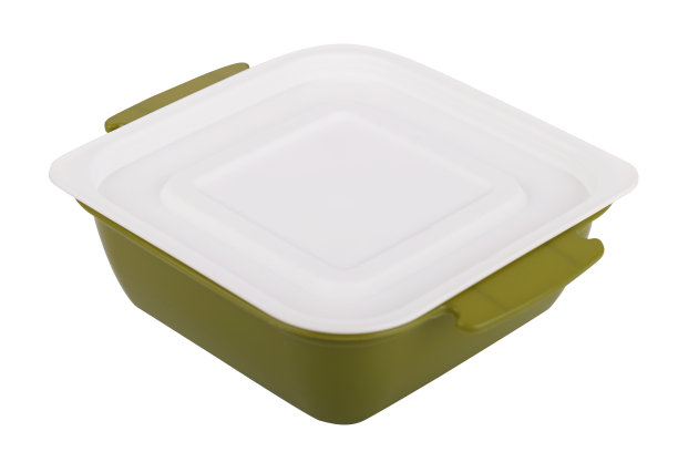 塑料食品容器堆叠在一起，隔离在白色背景上。家庭产品的厨房，准备，存储容器，和服务产品的厨房和家庭。食品容器。图片下载