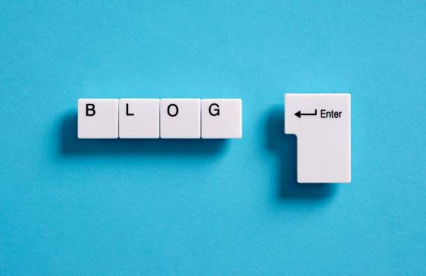 网络博客的概念。电脑键盘的关键字与博客。图片下载