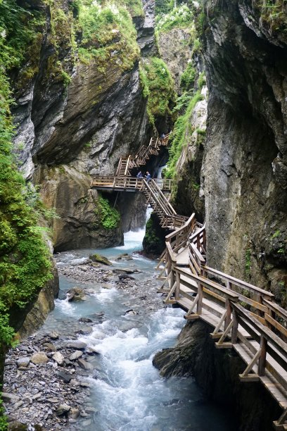 西格蒙德图恩峡谷位于卡普伦村附近，是泽尔湖附近度假地区最美丽的自然景观之一。图片下载