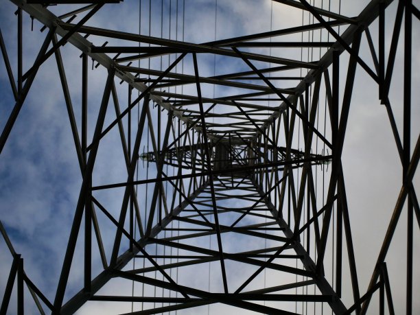 阴天的电线图片下载