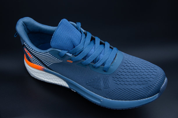 新的蓝色绿色运动鞋运动鞋图片下载