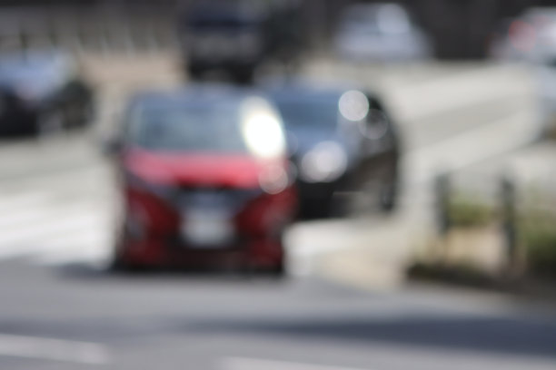 模糊图像的汽车行驶图片下载