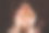 女人手上有欧米茄3、多种维生素、维生素B、C、D、胶原蛋白片、益生菌、铁胶囊。手持补充模糊的背景。面目全非的女人每天服用维生素。前视图。图片下载
