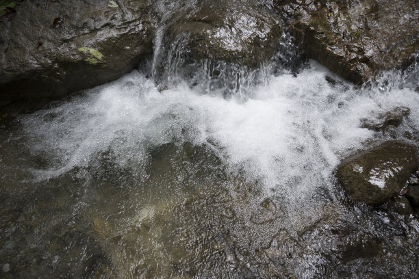 自然按摩浴缸-库存-照片图片下载