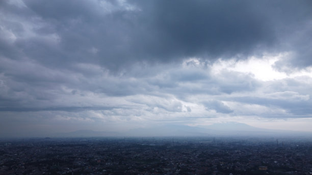雨季的夜空图片下载