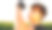 男子在海滩跑步锻炼后喝水。口渴的健康男性，身体健康，喝水。图片下载