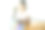 年轻的亚洲女人在靠窗的办公室工作图片下载