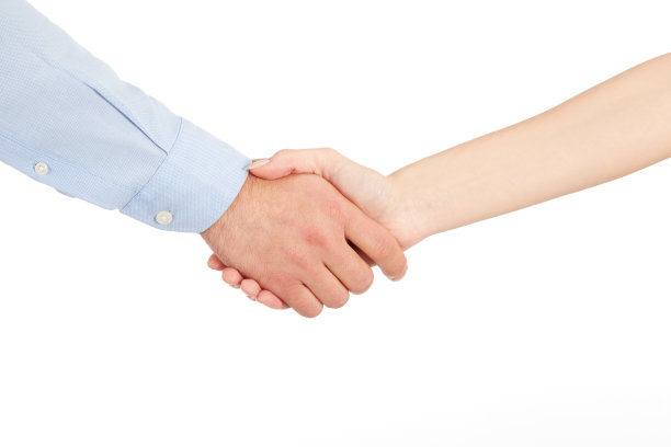 男性和女性商务人士在白色上握手图片下载