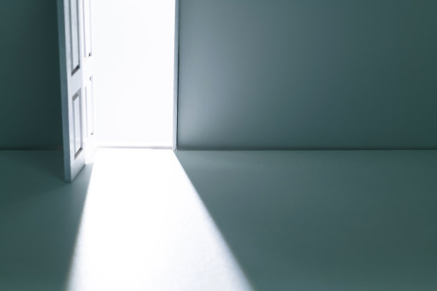 打开空房间的门图片下载