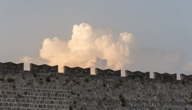 希腊罗德岛老城周围的壁垒图片下载