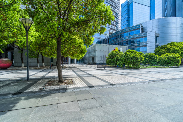 中国的现代建筑和空旷的人行道图片下载