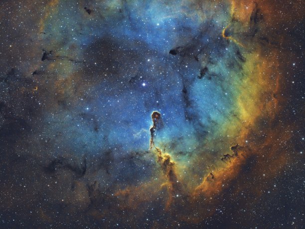 象鼻星云和恒星图片下载