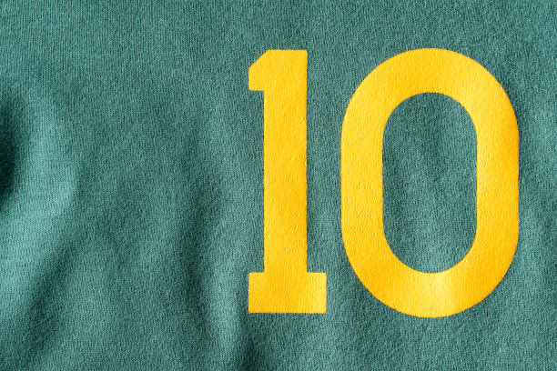 巴西。巴西国家队球衣。巴西国旗和颜色。白色背景和空白文本。图片下载