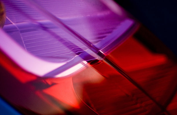 汽车后灯拉近。图片下载