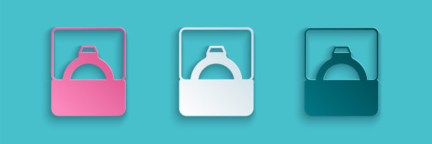 剪纸钻石订婚戒指在盒子图标隔离在蓝色背景。纸艺术风格。向量图片下载