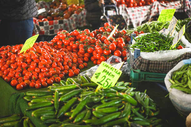 菜市场上成熟的蔬菜图片下载