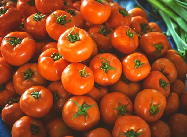 菜市场上成熟的蔬菜图片下载