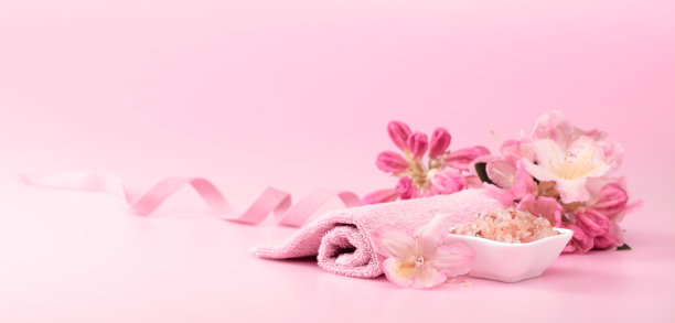 粉红色喜马拉雅盐的温泉成分。图片下载