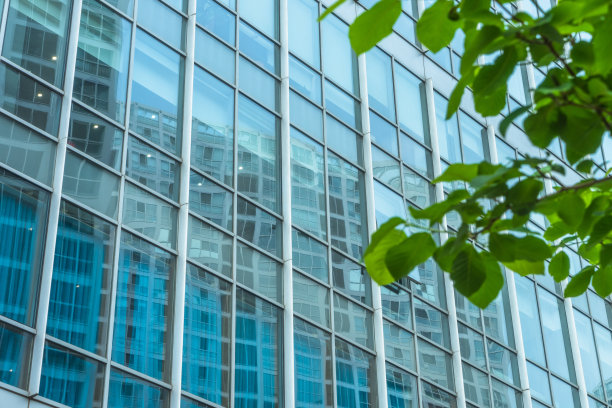 绿色的现代办公楼图片下载