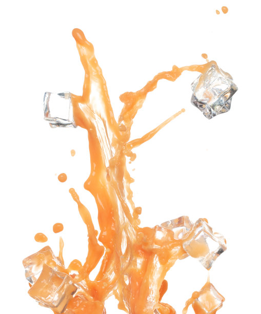 橙汁冰块冷却倒在形状的形状线。橙汁在空中扑腾爆炸，液态水飞溅，像爆炸液滴洒在玻璃碗里。白色背景隔离图片下载