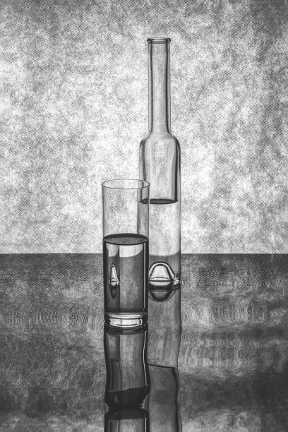 黑白静物配玻璃器皿图片下载