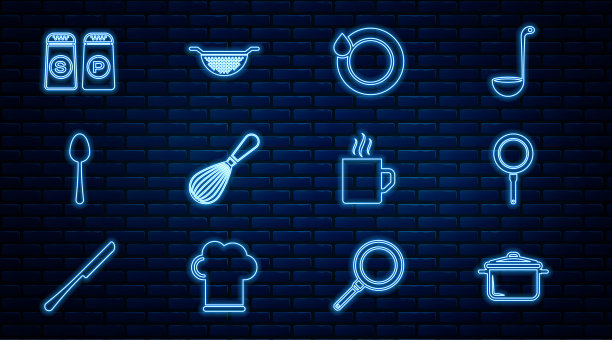 设置线煮锅，煎锅，洗碗，厨房打蛋器，勺子，盐和胡椒，咖啡杯和滤器图标。向量图片下载