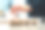 糕点厨师在巧克力烘焙车间工作-专注于果仁图片下载