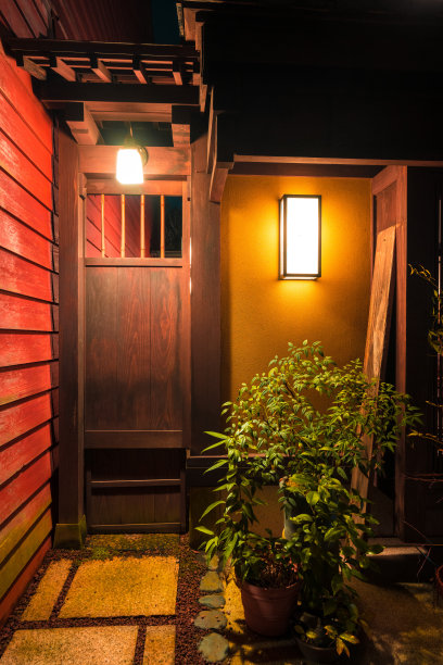 夜摄于日本金泽艺伎区东茶屋图片下载