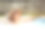 女人放松在热水漩涡浴缸。概念放松图片下载