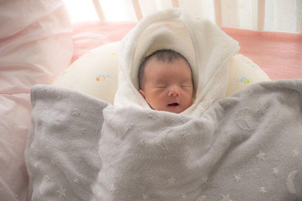 新出生的亚洲日本婴儿图片下载