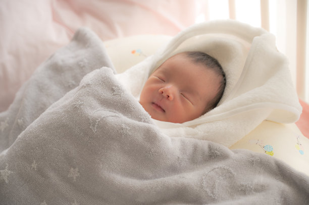 新出生的亚洲日本婴儿图片下载