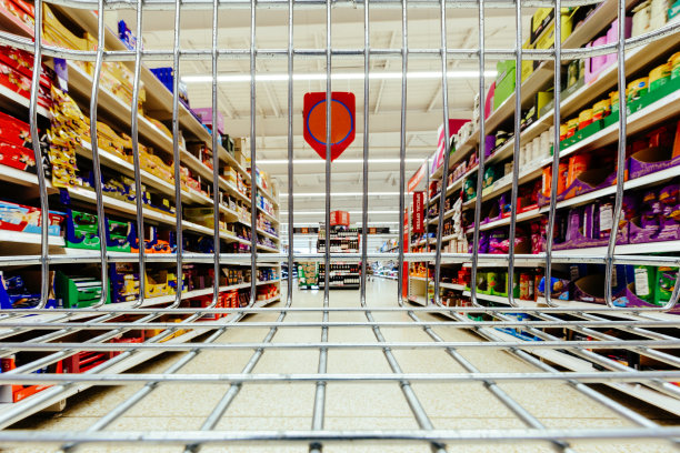 从购物车内可以看到超市过道图片下载