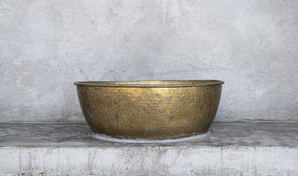 黄铜锤碗混凝土架子图片下载