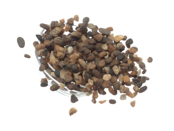 鱼缸装饰石雕石碎石飞爆坠，棕色石雕石爆抽象云飞，空中飞溅为地面。白色背景隔离高速快门定格拍摄图片下载