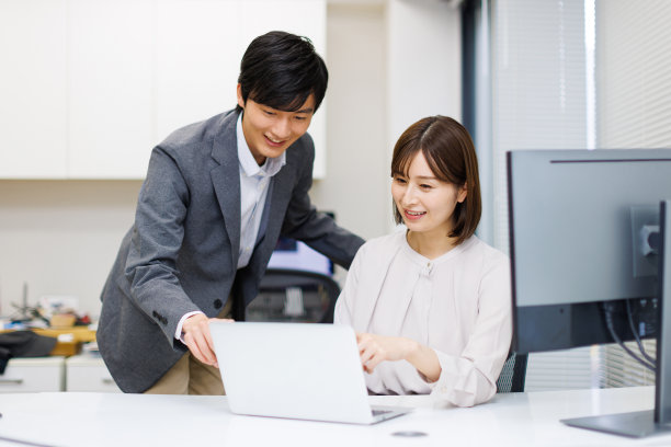 老板和下属图片下载