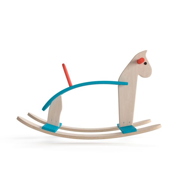 这个摇摆木马是油漆和准备在一个孩子的房间玩，3d渲染图片下载