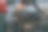 修理汽车引擎盖下的电子设备。一个穿制服的人在汽车沙龙工作图片下载