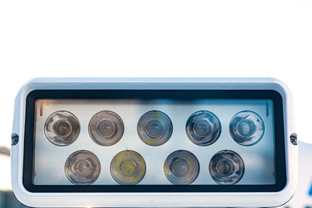 游艇投影仪里面有很多灯泡，特写。图片下载