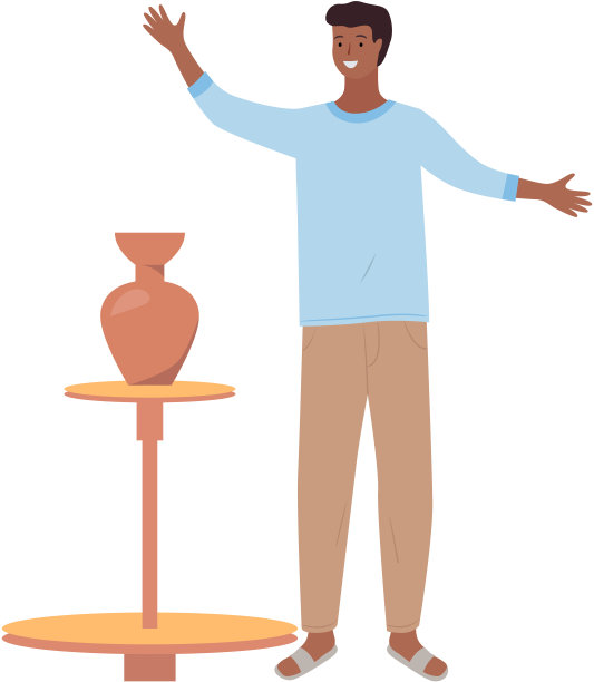 印度男子情绪化地讲述或演唱演员的宣言。年轻的微笑男性站在桌子上与花瓶图片下载