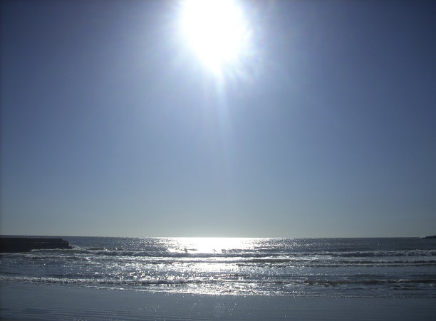 海里的太阳图片下载