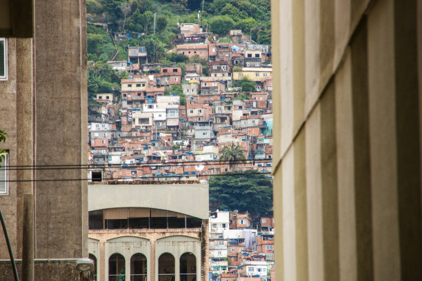 圣玛尔塔的贫民窟，从博塔弗戈附近看在里约热内卢里约热内卢。图片下载