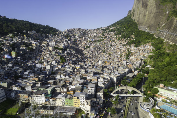 巴西里约热内卢的Rocinha，南美洲最大的贫民窟图片下载