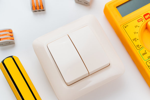 电工用的白色工作工具。图片下载