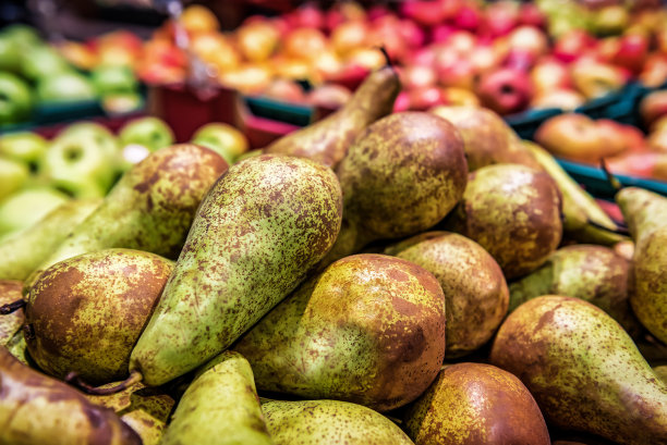 超市里成熟的梨图片下载