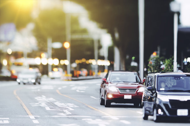 汽车和道路的交通图像图片下载