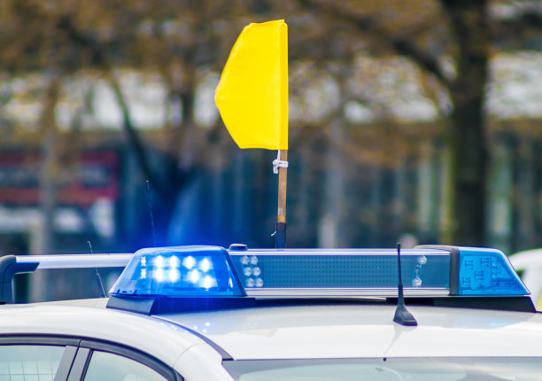 黄色警车的蓝色闪光图片下载