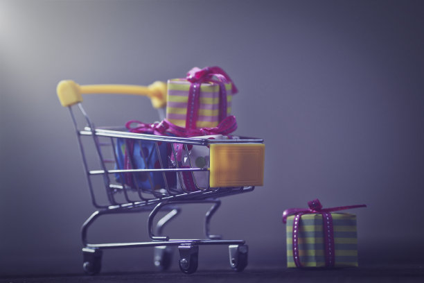 礼品盒和购物车图片下载