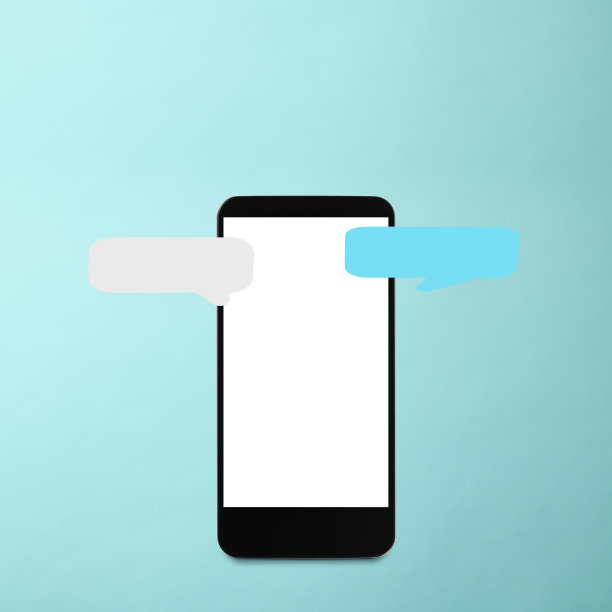 空白智能手机与在线聊天气泡浅蓝色背景图片下载